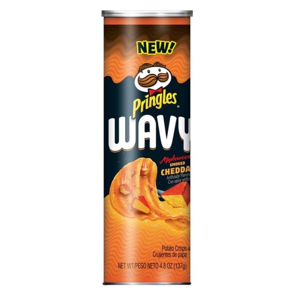 Pringles Chips Wavy Applewood Smoked Cheddar 137g