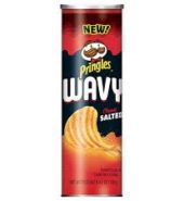 Pringles Chips Wavy Classic Salted 137g